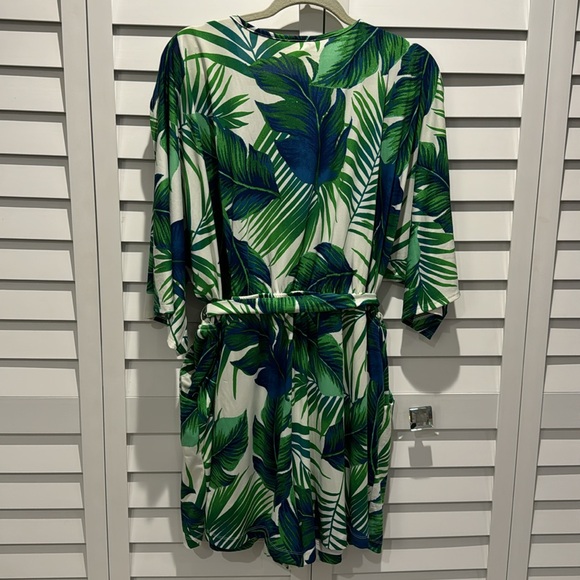 Venus Pre Loved Tropical Palm Trees Romper with Belt & Pockets, lined on bottom. - Picture 7 of 11